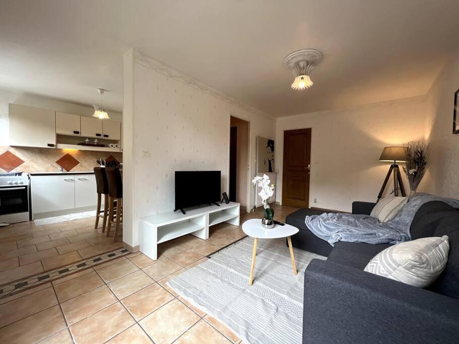 Vaugirard - 4 Pers Terrasse Apartment Montereau-Fault-Yonne